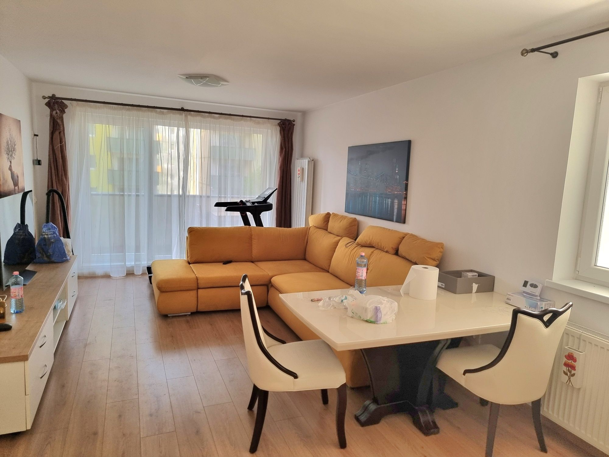 Apartament 2 camere, Tractorul