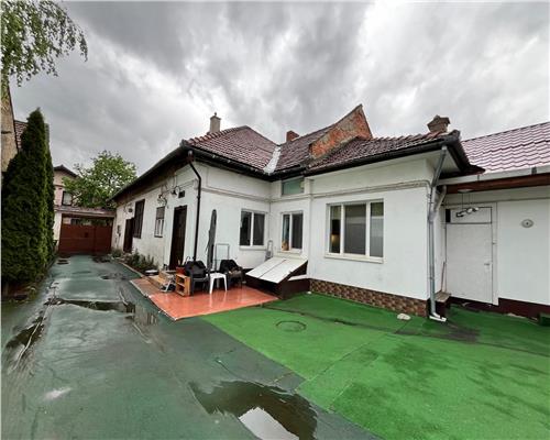 Casa de vanzare in zona ultracentrala singur in curte  Brasov