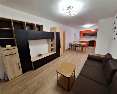 Apartament 3 camere , Tractorul