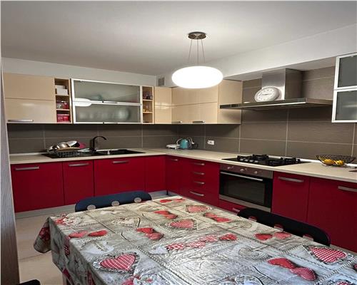 Apartament 4 camere, Tractorul, Brasov